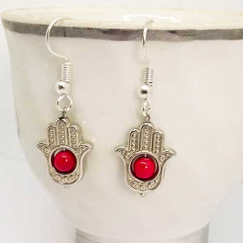 rukata-na-fatima-ruchno-izraboteni-obeci-koral-4mm.-10777014 (1) Hand of Fatima Earrings, 4 mm Coral and Hamsa Hand - Image 1