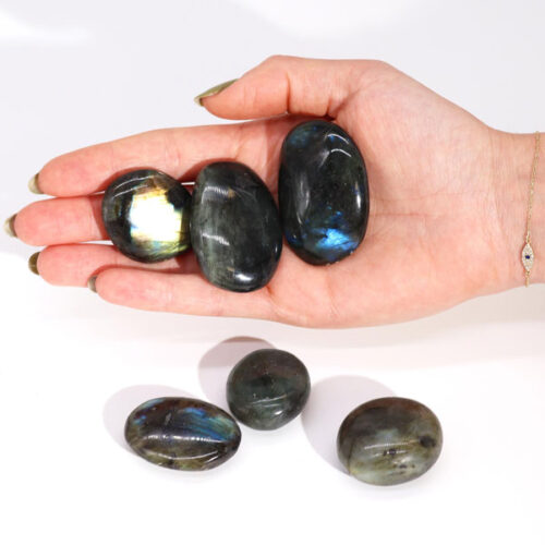 Labradorite – Palm Stone (35–50 mm) - Image 2