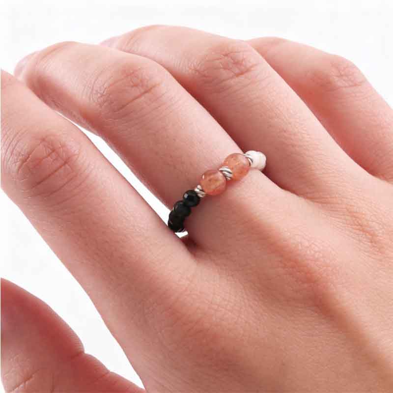 prasten-svetlina-i-syanka-raztegatelen6 Stretch Light and Shadow Ring with Sunstone, Moonstone and Black Tourmaline - Image 1