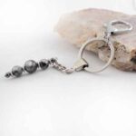 “Northern Lights” Talisman – Keychain and Bag Accessory with Labradorite and Hematite - Image 5