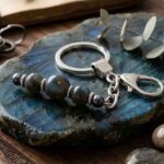“Northern Lights” Talisman – Keychain and Bag Accessory with Labradorite and Hematite - Image 3